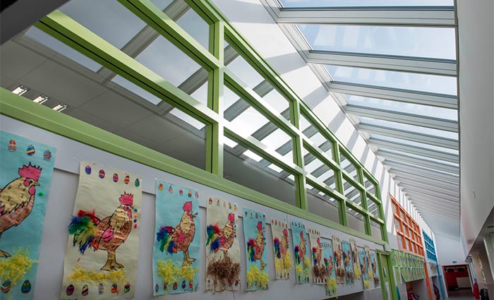 Ecole Maternelle René Guest featuring VELUX Modular Skylights