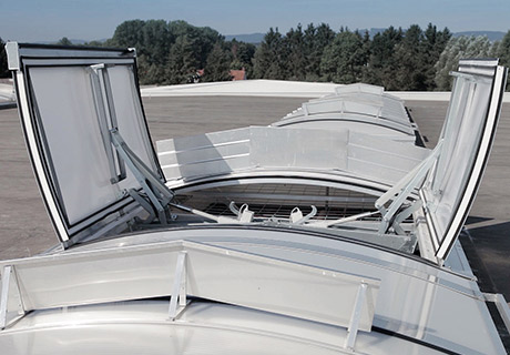 Vario continuous rooflight with double flaps